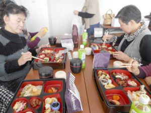 寡婦の集い・ランチのようす